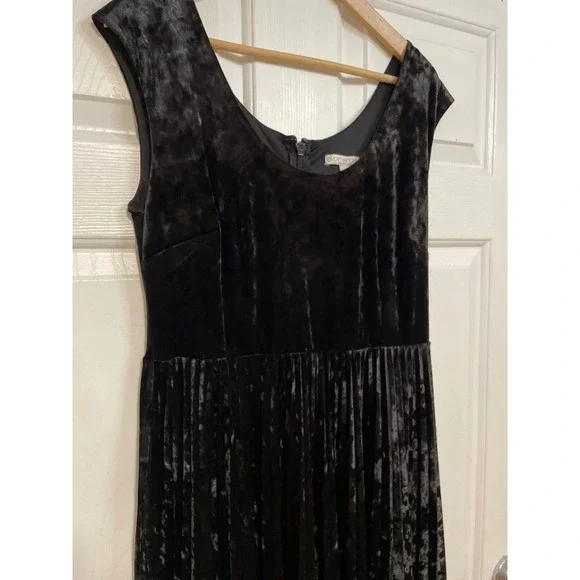 strapless open back dress Romina Lace Sheath Dress